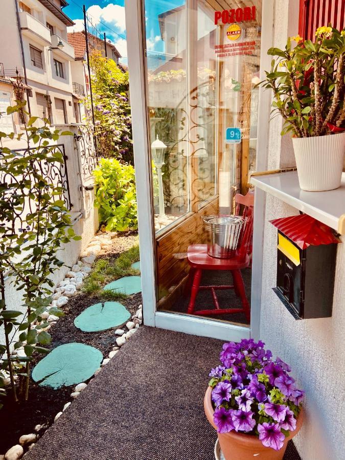 Halvat Guesthouse ซาราเยโว ภายนอก รูปภาพ
