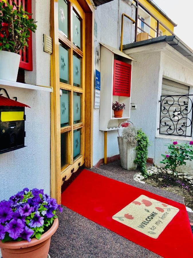 Halvat Guesthouse ซาราเยโว ภายนอก รูปภาพ