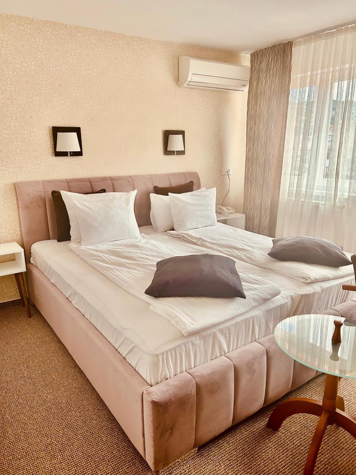 Halvat Guesthouse ซาราเยโว ภายนอก รูปภาพ