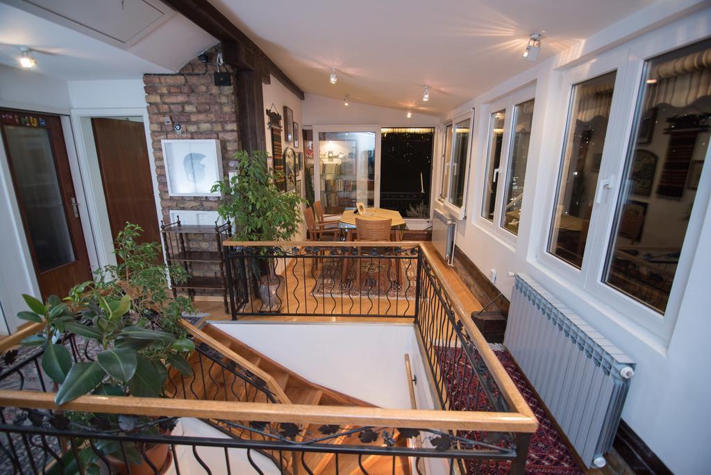 Halvat Guesthouse ซาราเยโว ภายนอก รูปภาพ