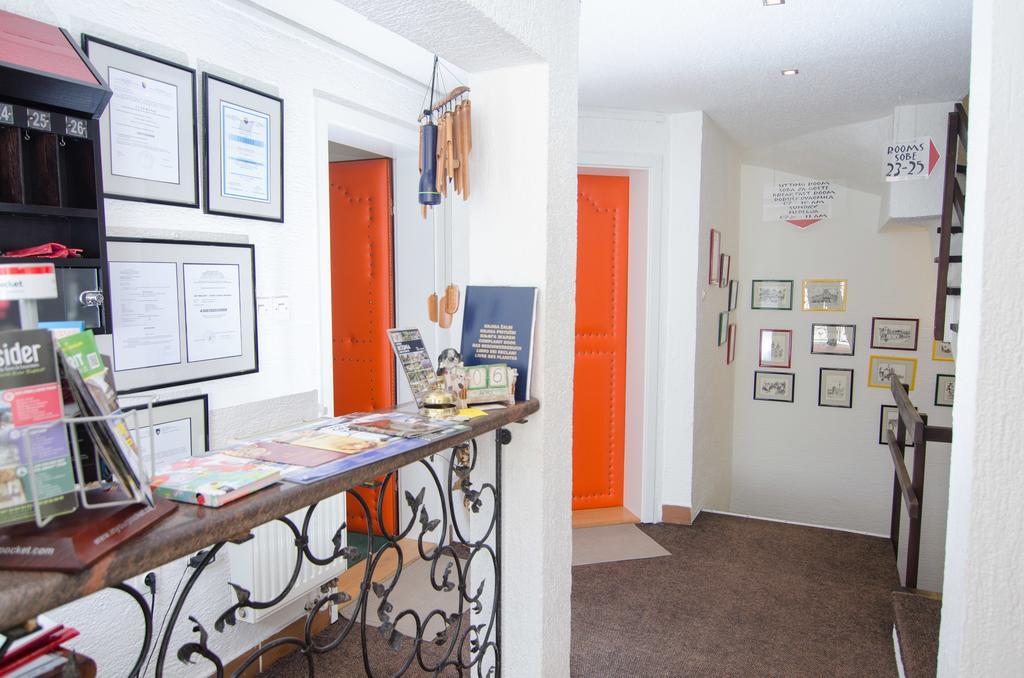 Halvat Guesthouse ซาราเยโว ภายนอก รูปภาพ