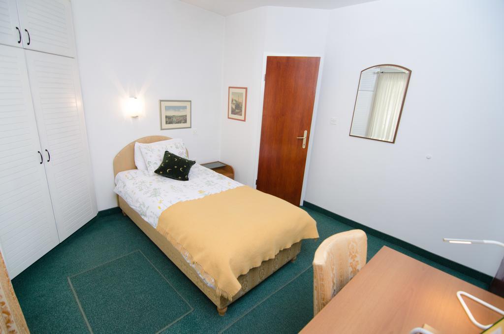 Halvat Guesthouse ซาราเยโว ภายนอก รูปภาพ